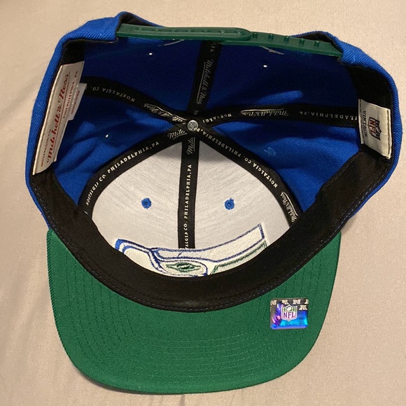 Snap back Mitchell & Ness Seattle Seahawks hat - Picture 3 of 4